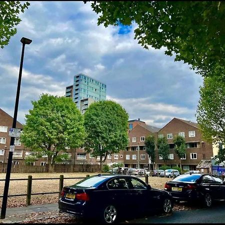 Lovely 2Br Suite In Bow, E3 Лондон Екстериор снимка